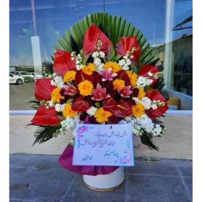 تاج گل برای تالار پذیرایی بنیامین نصرت