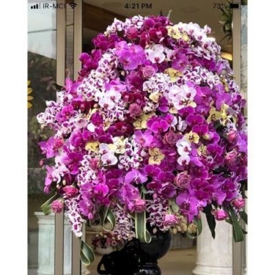 تاج گل برای تالار پذیرایی مهرگان تهران پارس