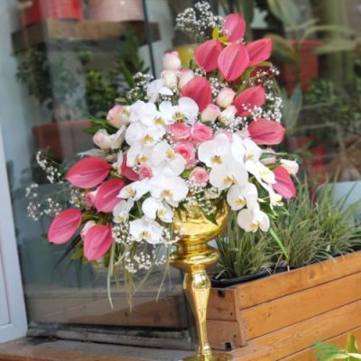 تاج گل برای تالار پذیرایی رز دروازه شمیران