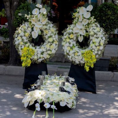 تاج گل برای مسجد فاطمی شکوفه