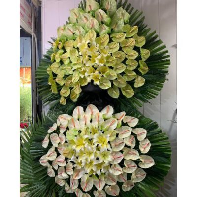 تاج گل برای امامزاده طاهر (ع) تهران