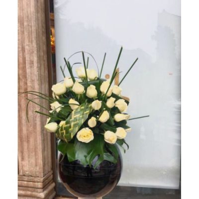 گل برای تالار پذیرایی خانه معلم گاندی