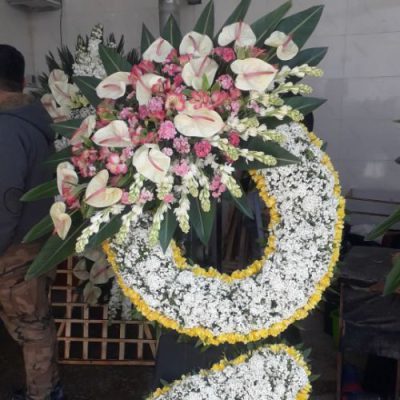 تاج گل برای مجموعه پذیرایی مروارید صدرا