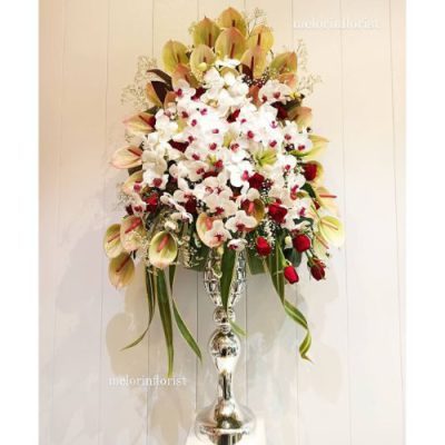 تاج گل برای تالار پذیرایی لوکس طلایی تهران