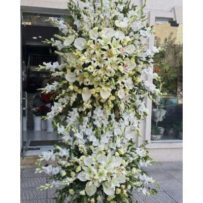 تاج گل برای امامزاده مطیب اوین