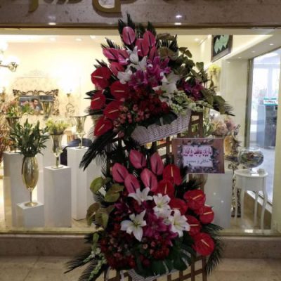تاج گل برای تالار پذیرایی قصر گلها جهاد