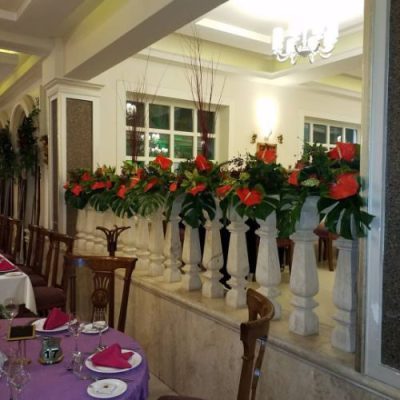 تاج گل برای تالار پذیرایی قصر 110 ونوس مدائن