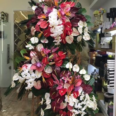 تاج گل برای تالار پذیرایی عطر سیب اوقاف