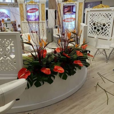 تاج گل برای تالار پذیرایی میزبان بریانک