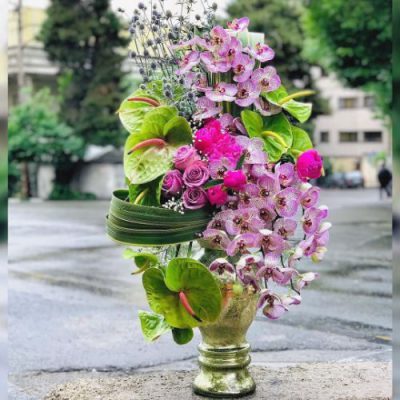 تاج گل برای سالن الغدیر دانشکده مدیریت دانشگاه تهران