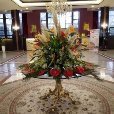 تاج گل برای تالارهای پذیرایی آیدا و آرام پارک زهتابی