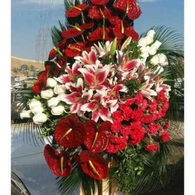 تاج گل برای تالار پذیرایی قصر گلچین سرو