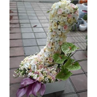 تاج گل برای تالار پردیسان هما