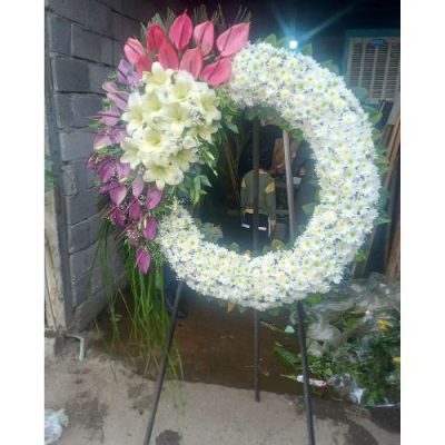 تاج گل برای تالار پذیرایی دشت بهشت تهران