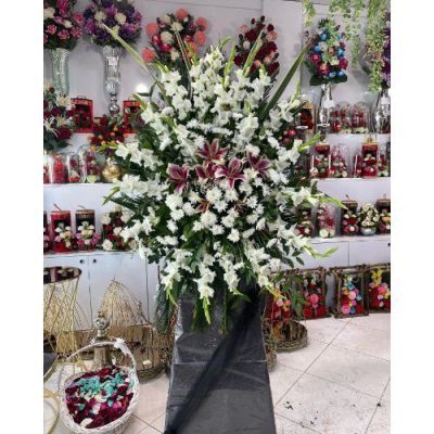 تاج گل برای امامزاده سیده ملک خاتون مینایی
