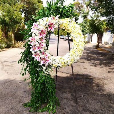 تاج گل برای آستان مقدس امامزادگان ابراهیم و اسحاق علیهم السلام