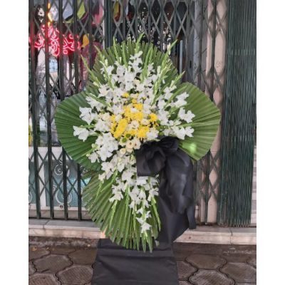 تاج گل برای مسجد و حسینیه فاطمیه شهید بهشتی