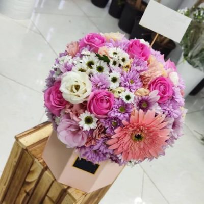 دسته گل برای بیمارستان یاس سپید کشاورز پارک لاله