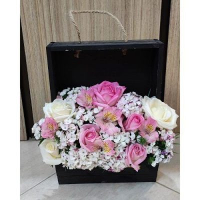 دسته گل برای آزمایشگاه تشخیص طبی مهرسینا پاکدشت
