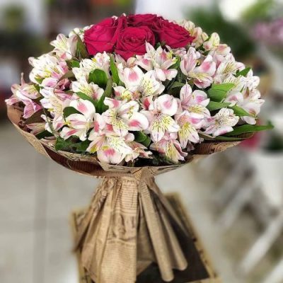 دسته گل برای بیمارستان ولیعصر (عج) پونک