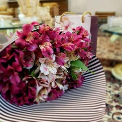 دسته گل برای بیمارستان خانواده نزاجا کاج