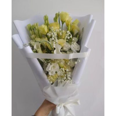 دسته گل برای مرکز خرید میلاد نور ایوانک