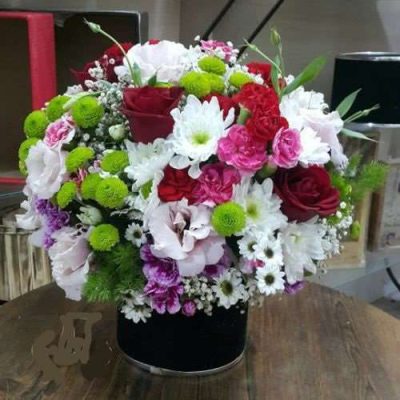 دسته گل برای اداره ورزش و جوانان تسلیحات