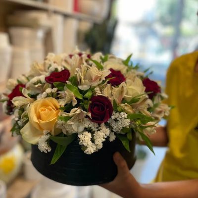 دسته گل برای ساختمان پزشکان نرگس اختیاریه