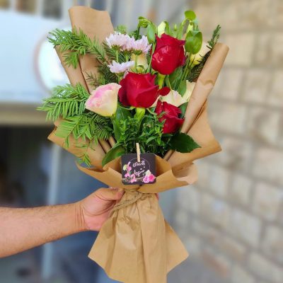 دسته گل برای ساختمان پزشکان بیتا آهنگ
