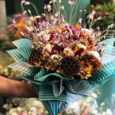 دسته گل برای ساختمان مهندسی گاز کشاورز پارک لاله