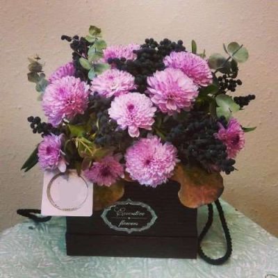 دسته گل برای مرکز جراحی حکیم شهرک ولیعصر شمالی