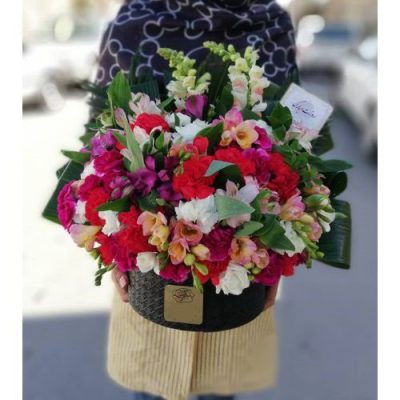 دسته گل برای اداره مخابرات زاهد گیلانی