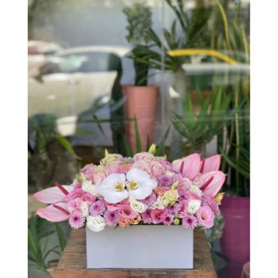 دسته گل برای شرکت آب معدنی واتا 17 شهریور
