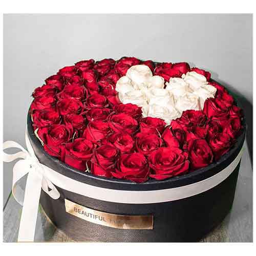 جعبه گل رز بزرگ برای ولنتاین 1403 جعبه گل رز بزرگ برای ولنتاین 1403
