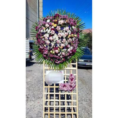 تاج گل دو طبقه برای همایش در مرکز همایش‌های برج آزادی 374