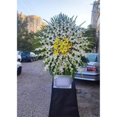 تاج گل یک طبقه برای مراسم یادبود در مسجد جامع میرداماد 387