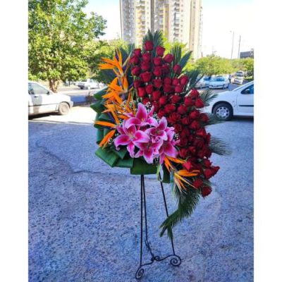 تاج گل برای افتتاحیه فروشگاه در مجتمع تجاری بوستان 421