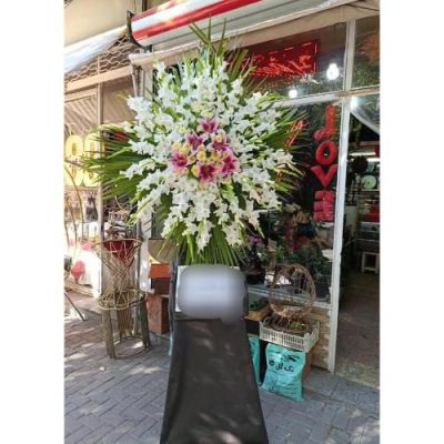 تاج گل یک طبقه برای مراسم یادبود در مسجد جامع سعادت آباد 432