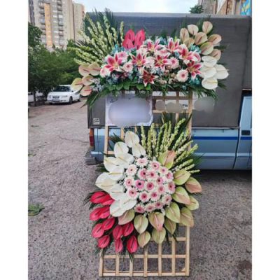 تاج گل دو طبقه برای مراسم ختم در مسجد امام صادق نارمک 433