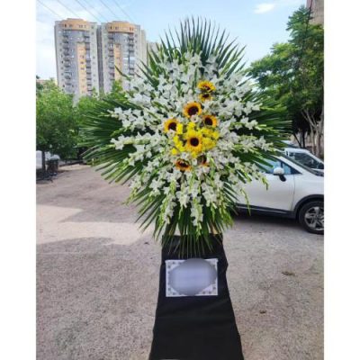 تاج گل یک طبقه برای مراسم یادبود در مسجد امام جعفر صادق خیابان پیروزی 426