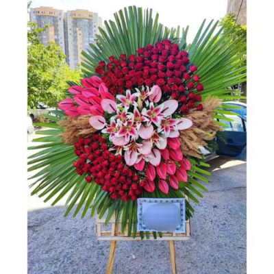 تاج گل برای افتتاحیه فروشگاه در خیابان نیاوران 420