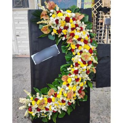 تاج گل یک طبقه برای مراسم یادبود در مسجد امام جعفر صادق خیابان پیروزی 449