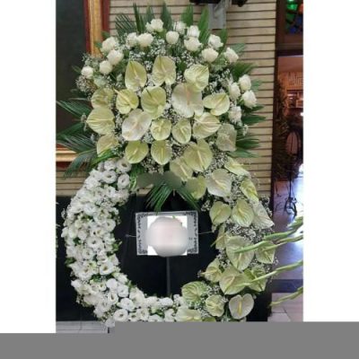 تاج گل چهار طبقه برای مراسم خاکسپاری در بهشت زهرا 987