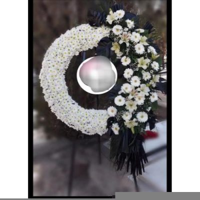 تاج گل چهار طبقه برای مراسم خاکسپاری در بهشت زهرا 844