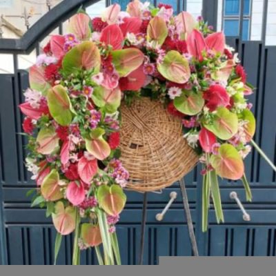 تاج گل برای افتتاحیه مراکز پرورش کودک 1772