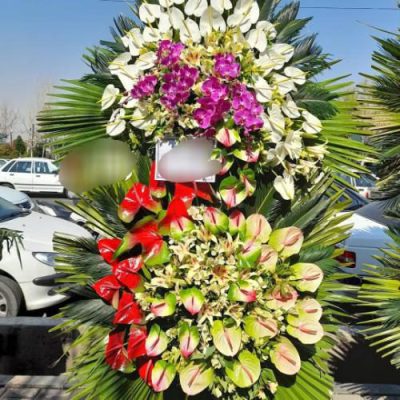 تاج گل یک طبقه برای مراسم یادبود در مسجد امام جعفر صادق میدان تجریش 502