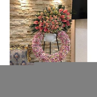 تاج گل برای افتتاحیه کافه‌های سنتی 1889
