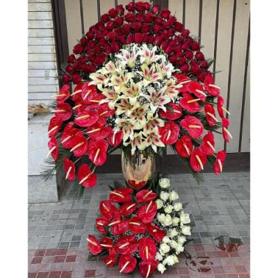تاج گل ایستاده برای مراسم عروسی در سالن پذیرایی خلیج فارس 180