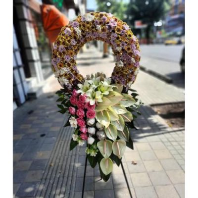 تاج گل چهار طبقه برای مراسم خاکسپاری در بهشت زهرا 508