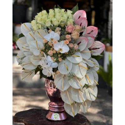 تاج گل دو طبقه برای مراسم افتتاحیه در مجتمع تجاری ارگ 201